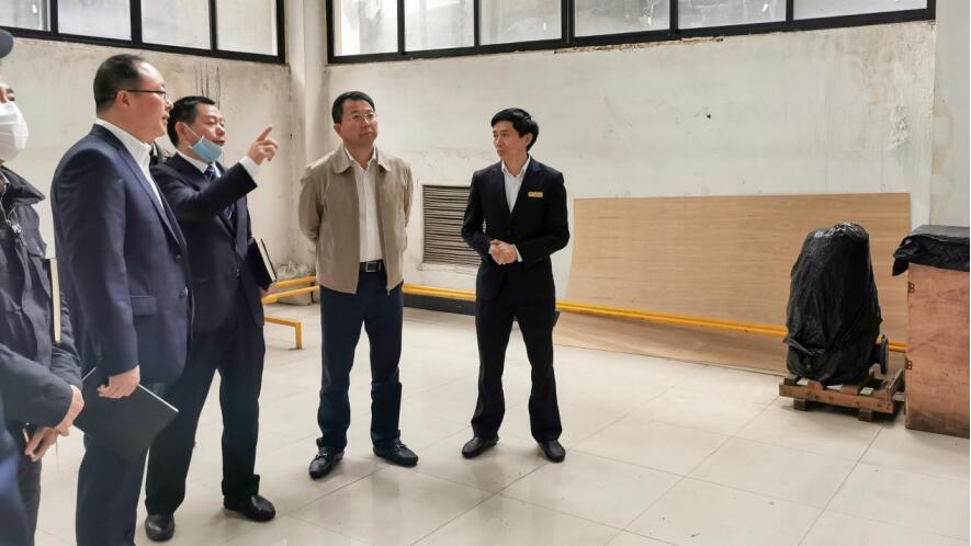 集团党委书记、董事长任丁会见川酒集团董事长曹勇一行