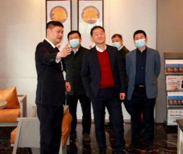 集团党委书记、董事长任丁调研“锦著”天府广场店