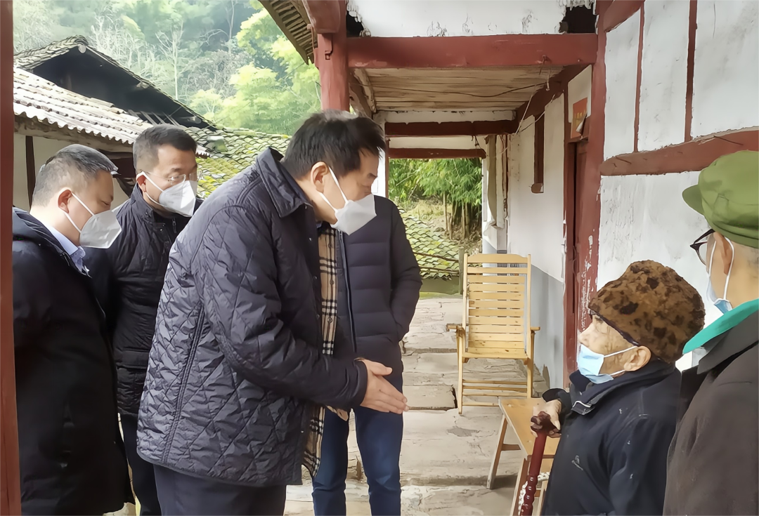 四川省尊龙凯时集团党委书记、董事长任丁率队赴嘉陵区开展帮扶工作