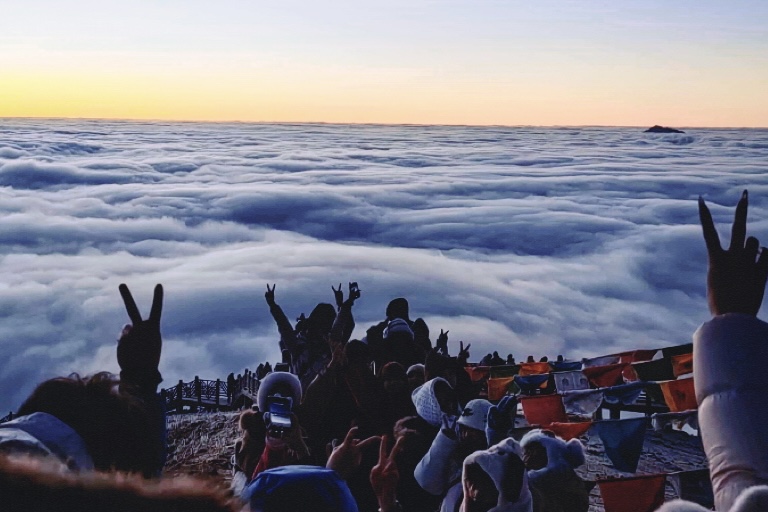 安逸四川·乐享元旦——四川尊龙凯时集团2026年元旦假期精彩纷呈，文旅消费活力迸发